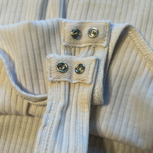 Elodie Women’s White Snap Bodysuit Small EUC - Picture 7 of 8